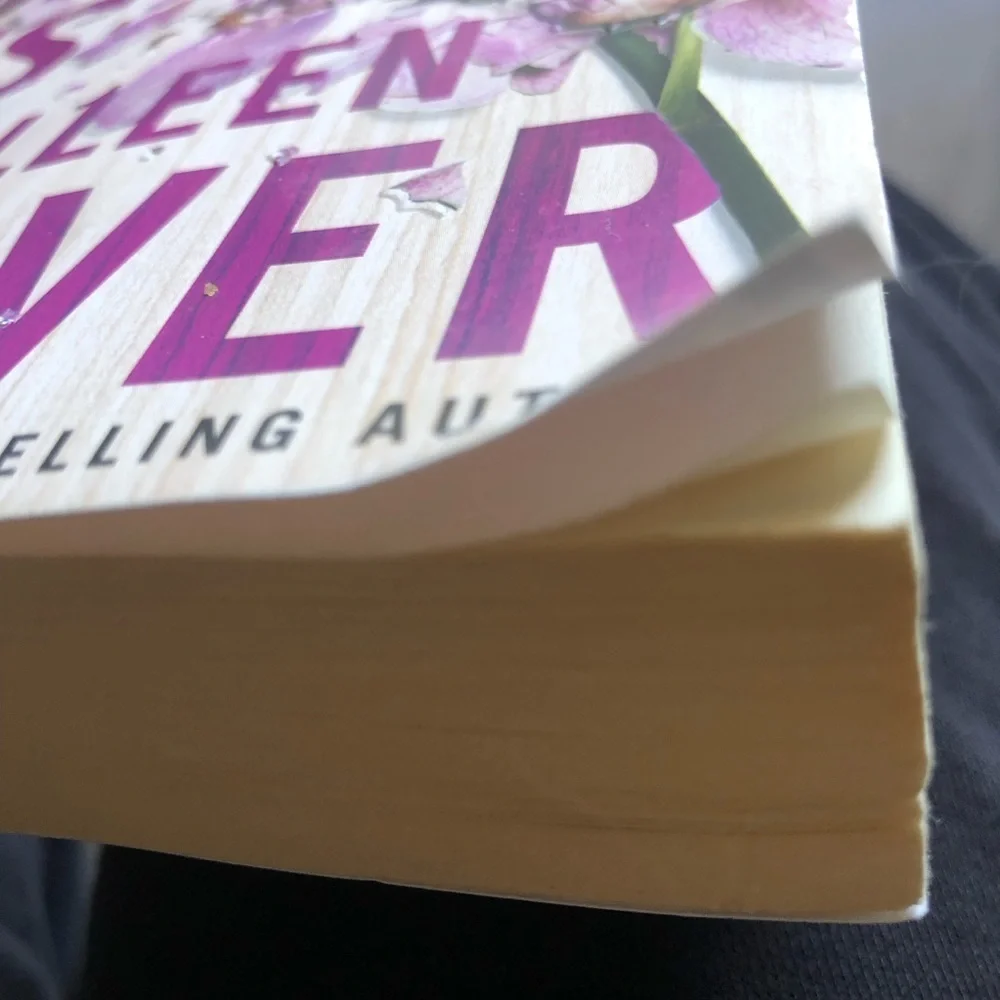 Colleen Hoover 